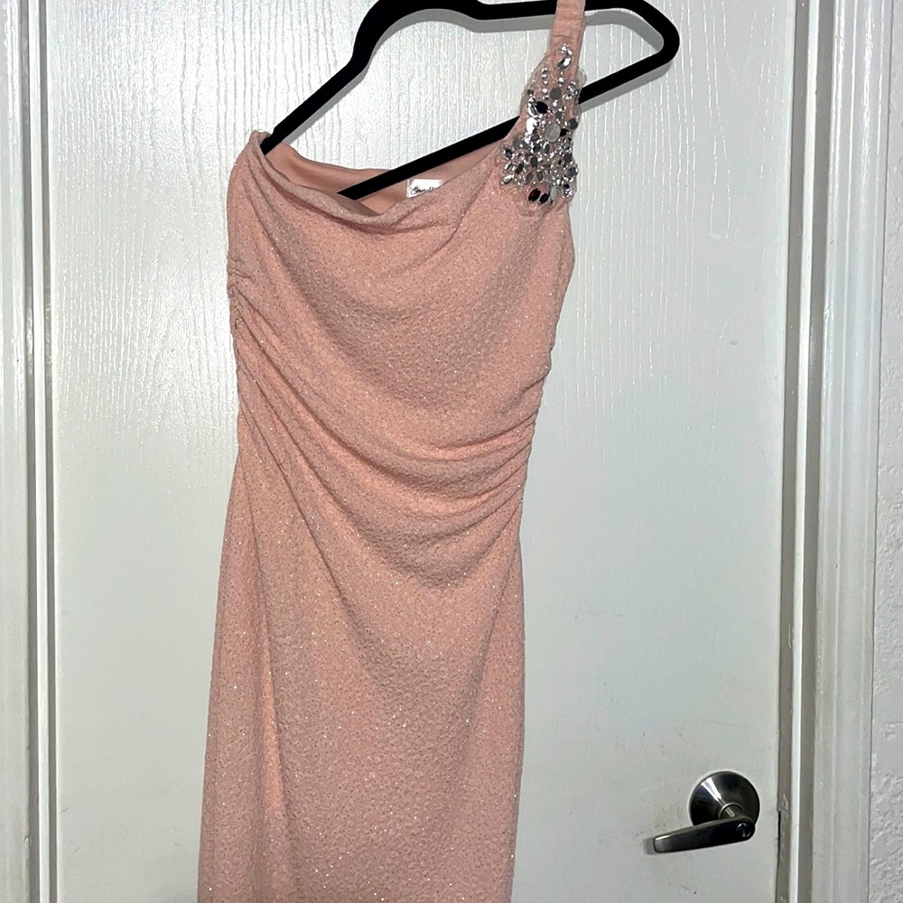 Very pretty long dress with one opening on the right side